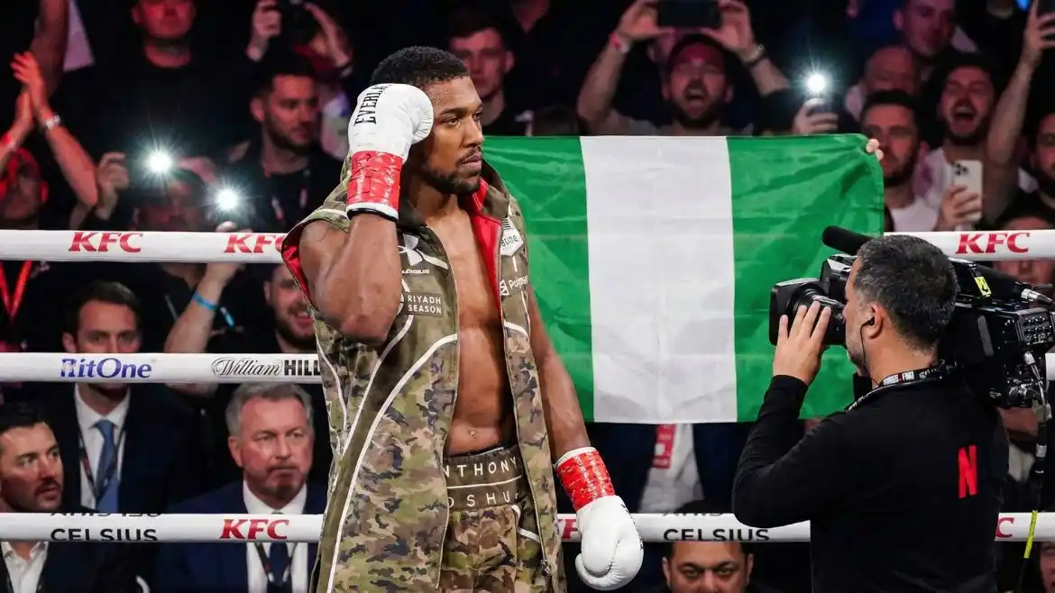 anthony joshua car crash