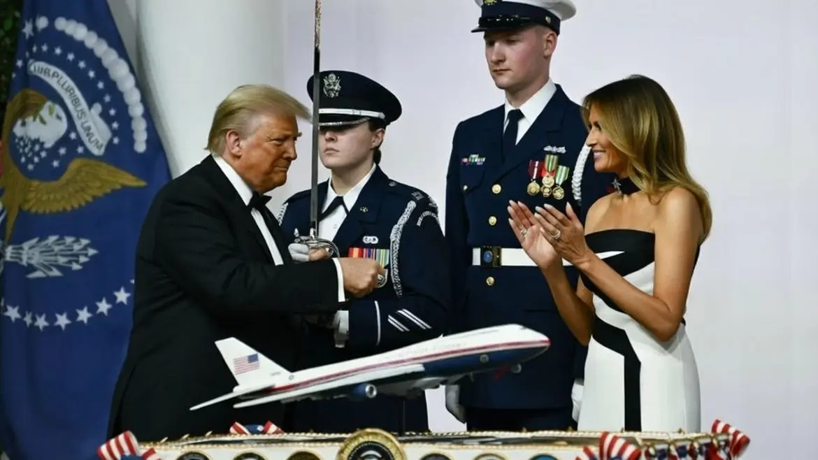 trump paint air force one